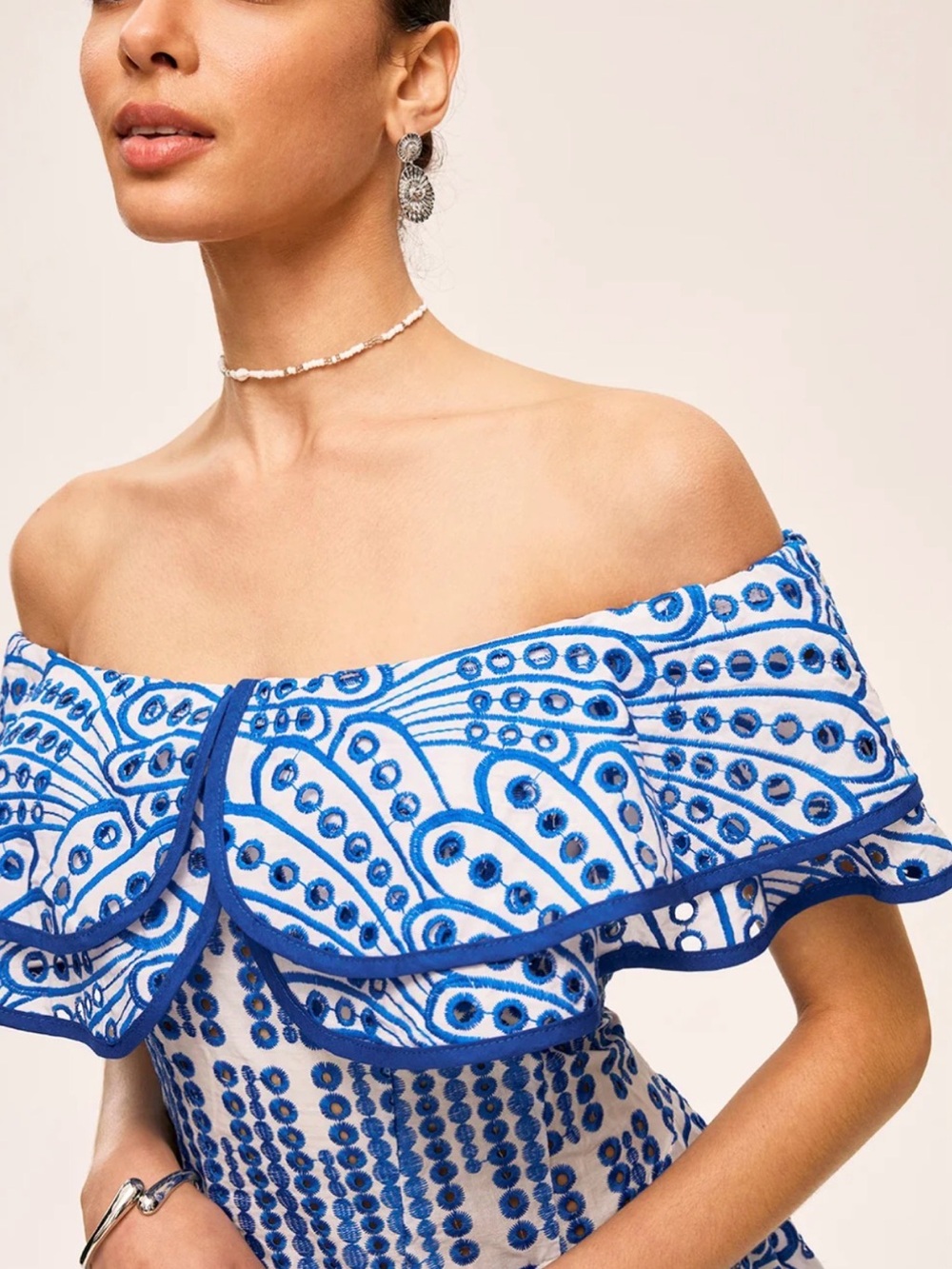 Commense White and Blue One-Shoulder Off-the-Shoulder Mini Dress - Picture 5 of 14